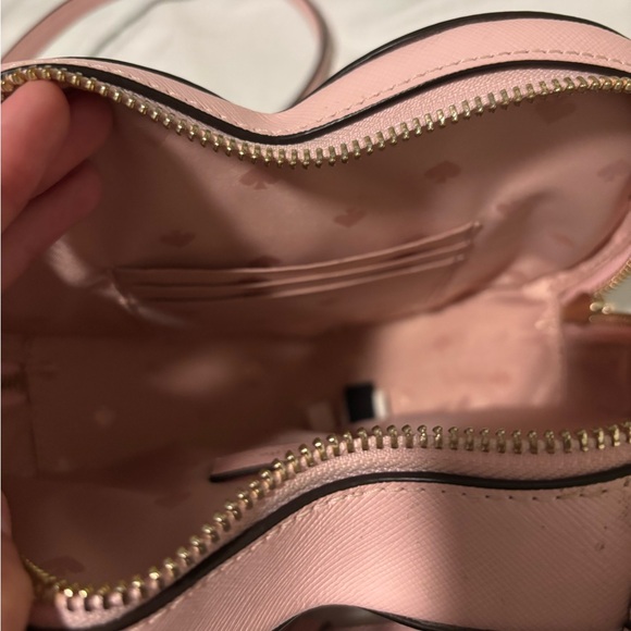 Pink Kate Spade New York heart crossbody bag with adjustable strap - Picture 4 of 5
